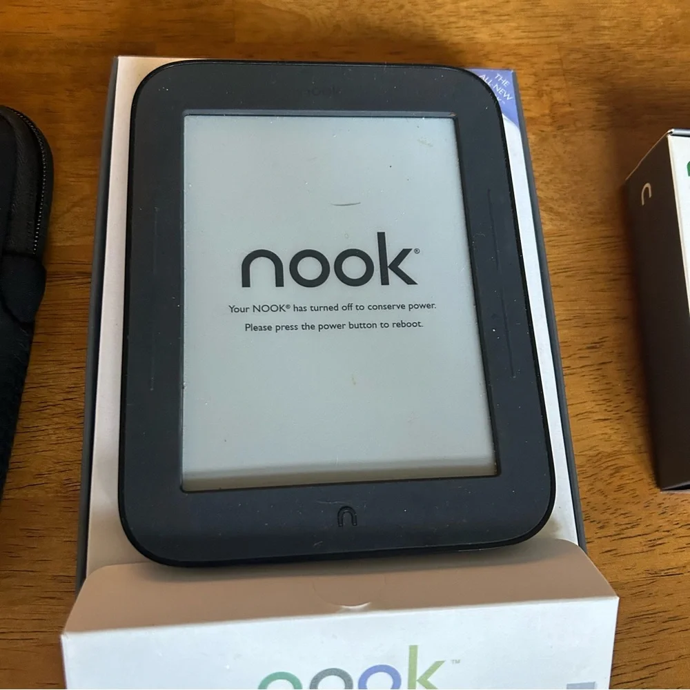 Barnes & Noble Nook Simple Touch eReader Bundle with Case & Car Charger